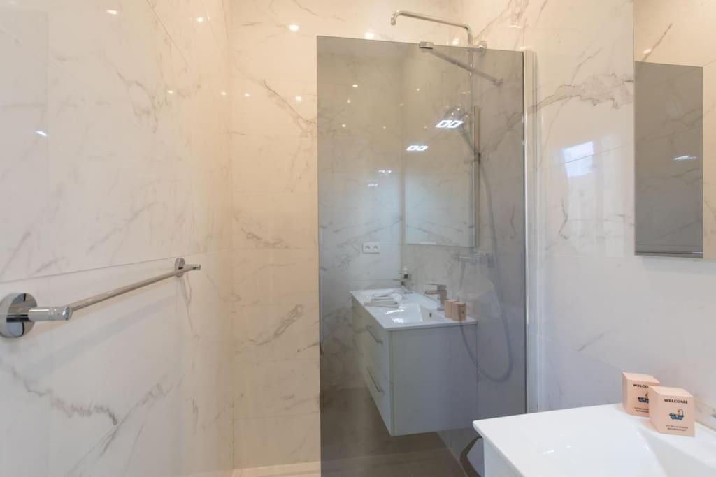 #22 Emma Suite 2Bdr Balcony Center Town 2Mins Tramway Nice Ngoại thất bức ảnh